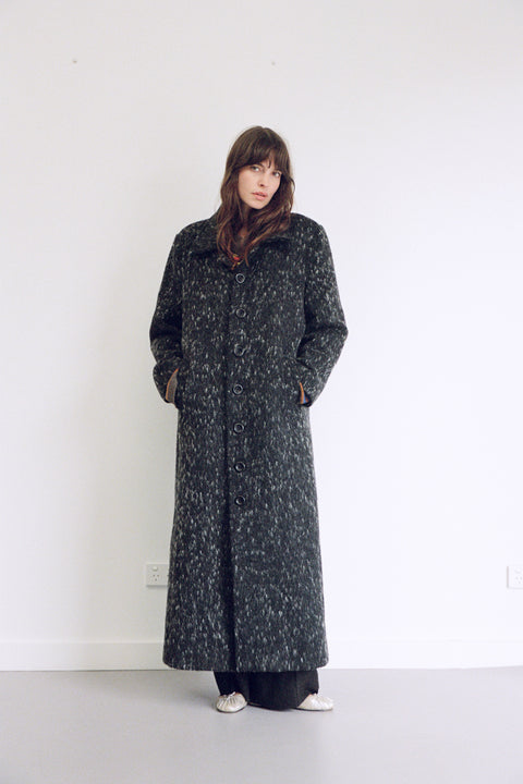 Scarlet is 5’10” and wears S