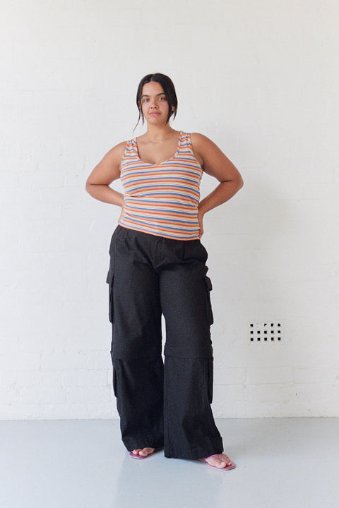 Oleeta is 5’8” and wears L