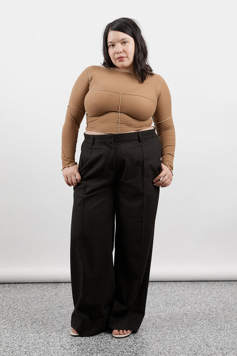 Laurrie is 5'5" and wears 2XL