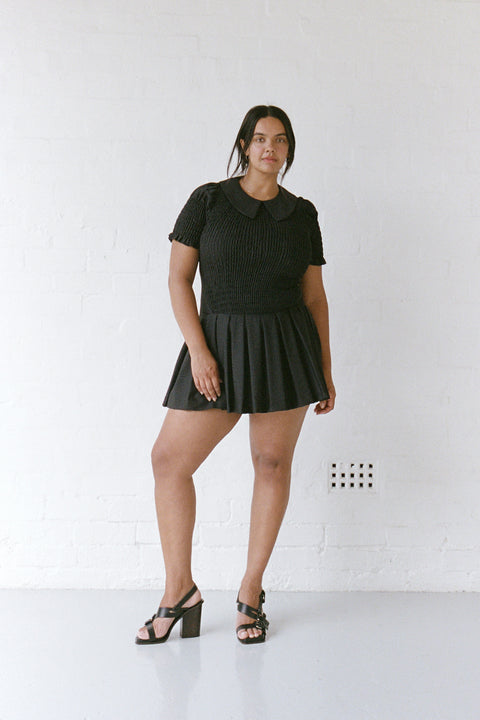 Oleeta is 5’8” and wears XL