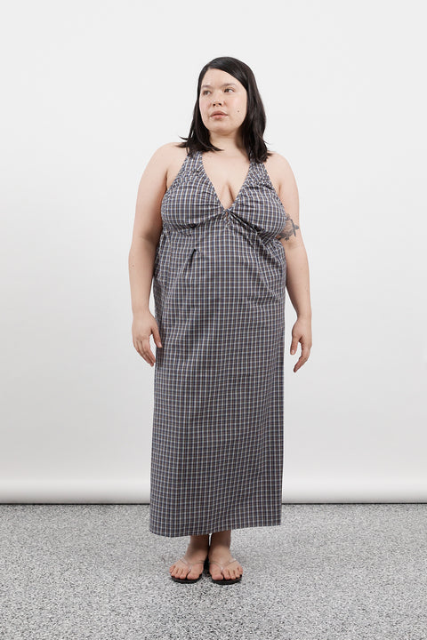 Laurrie is 5'5" and wears 2XL